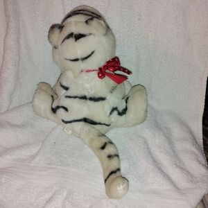 WHITE TIGER WITH HEARTS PERFECT FOR VALENTINES DAY/Plush Red Bow BEST MADE TOYS.
